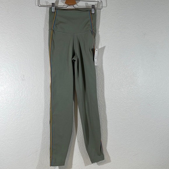 Nike Yoga Leggings Women's Running Training 3/4 Length CU5360-073 NWT XS - Picture 2 of 14